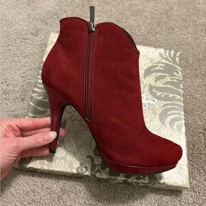 Elegant Red Suede Ankle Boots